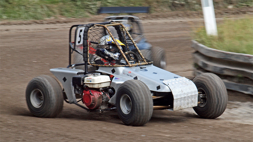Kevin S. Nielsen går til vaflerne i CK Mini
(Foto: Åge Keseler Kirketerp)